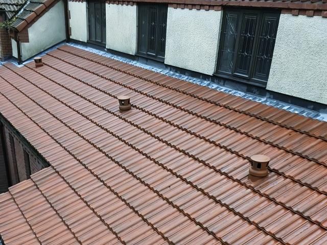 roof-cleaning-17-kireth-ai-kireth-ai